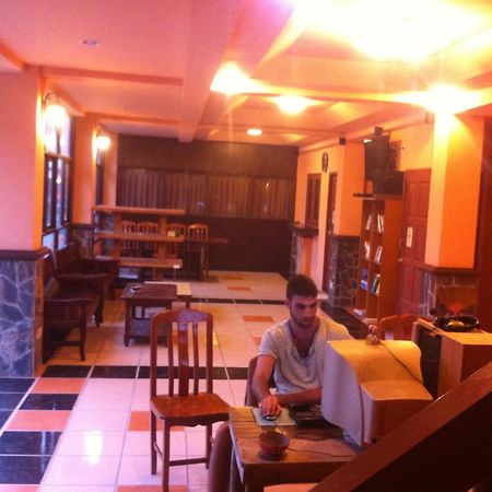 האד רין Black & White Bungalows מראה חיצוני תמונה