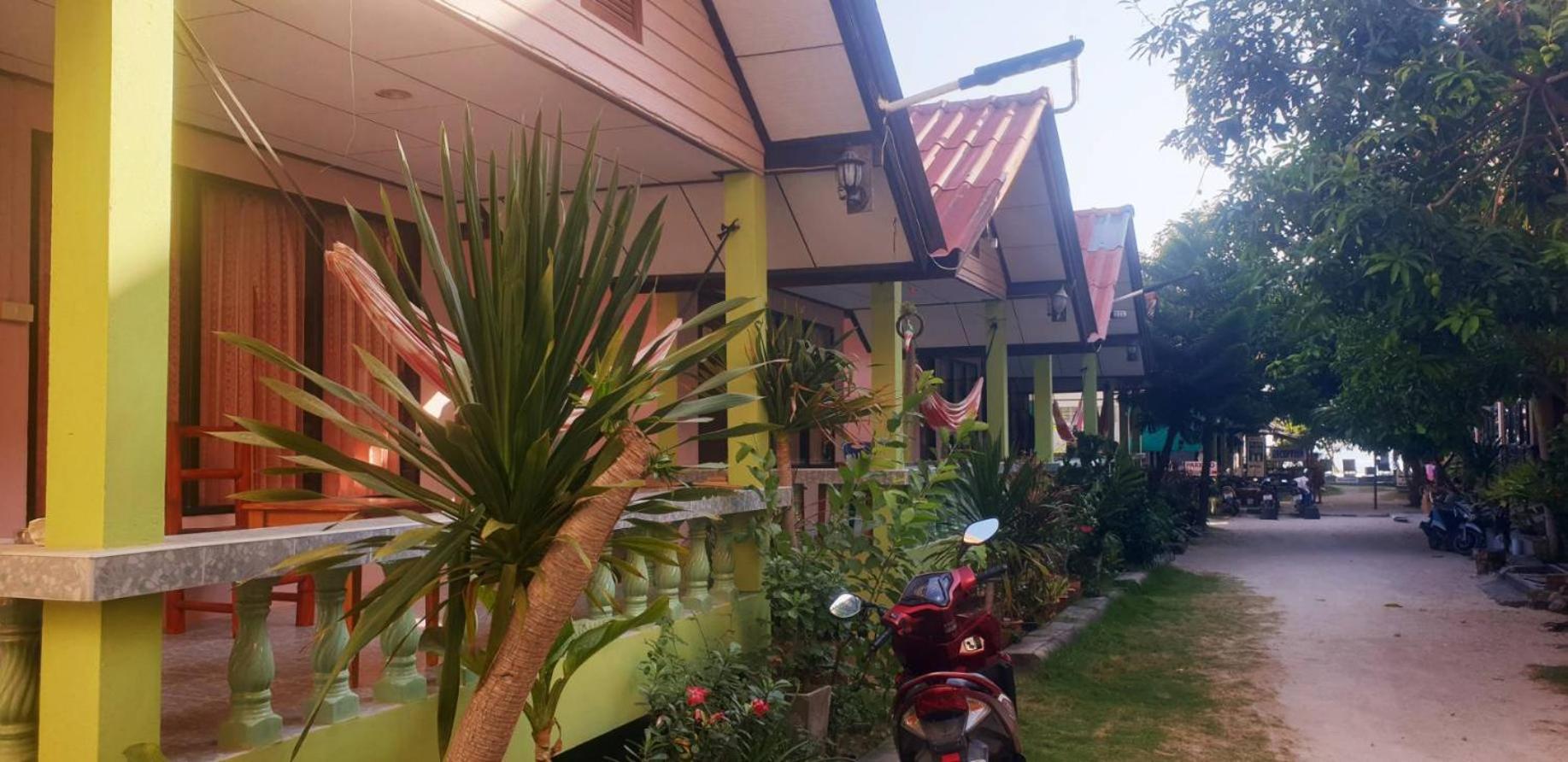 האד רין Black & White Bungalows מראה חיצוני תמונה