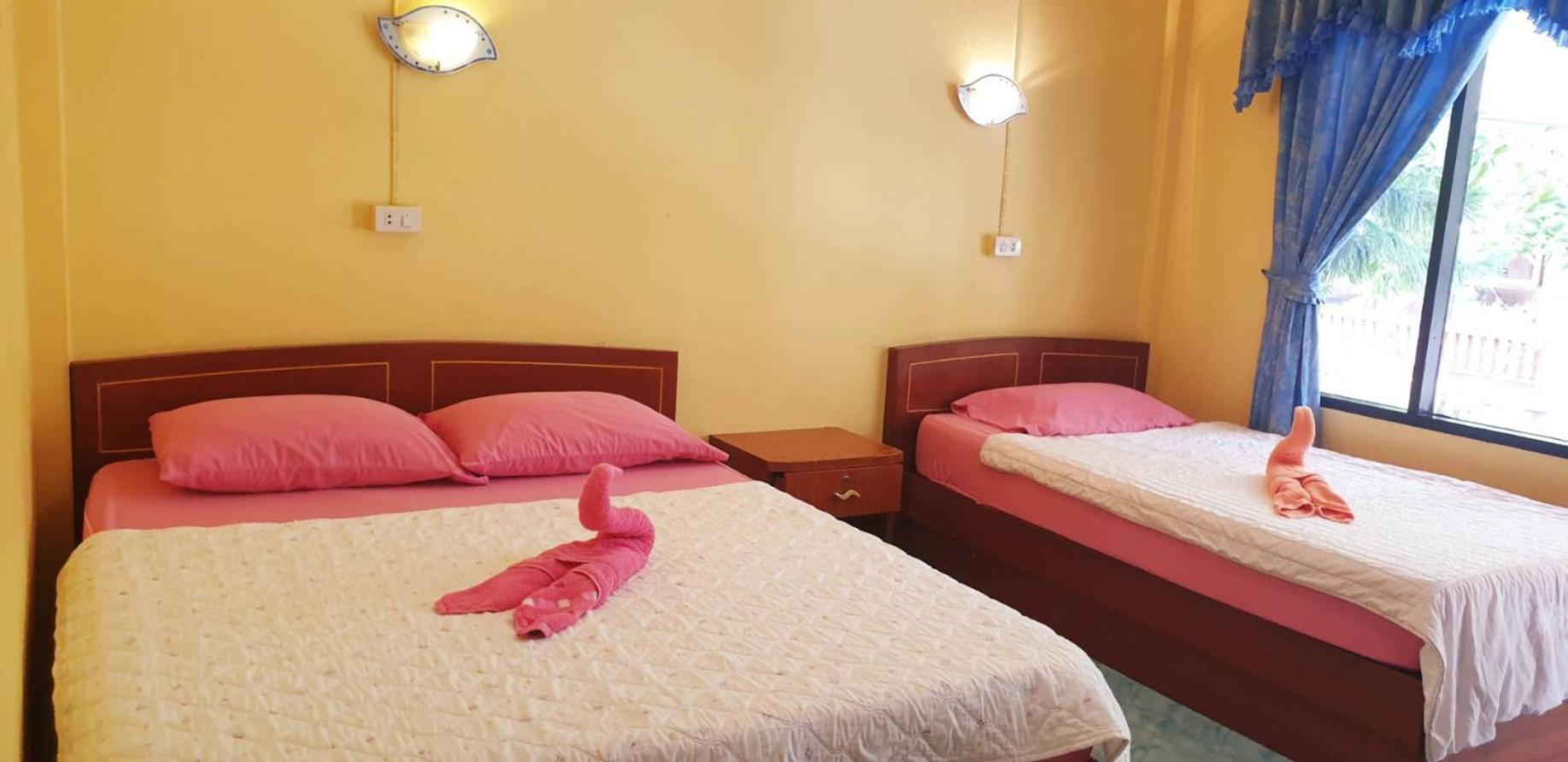 האד רין Black & White Bungalows מראה חיצוני תמונה