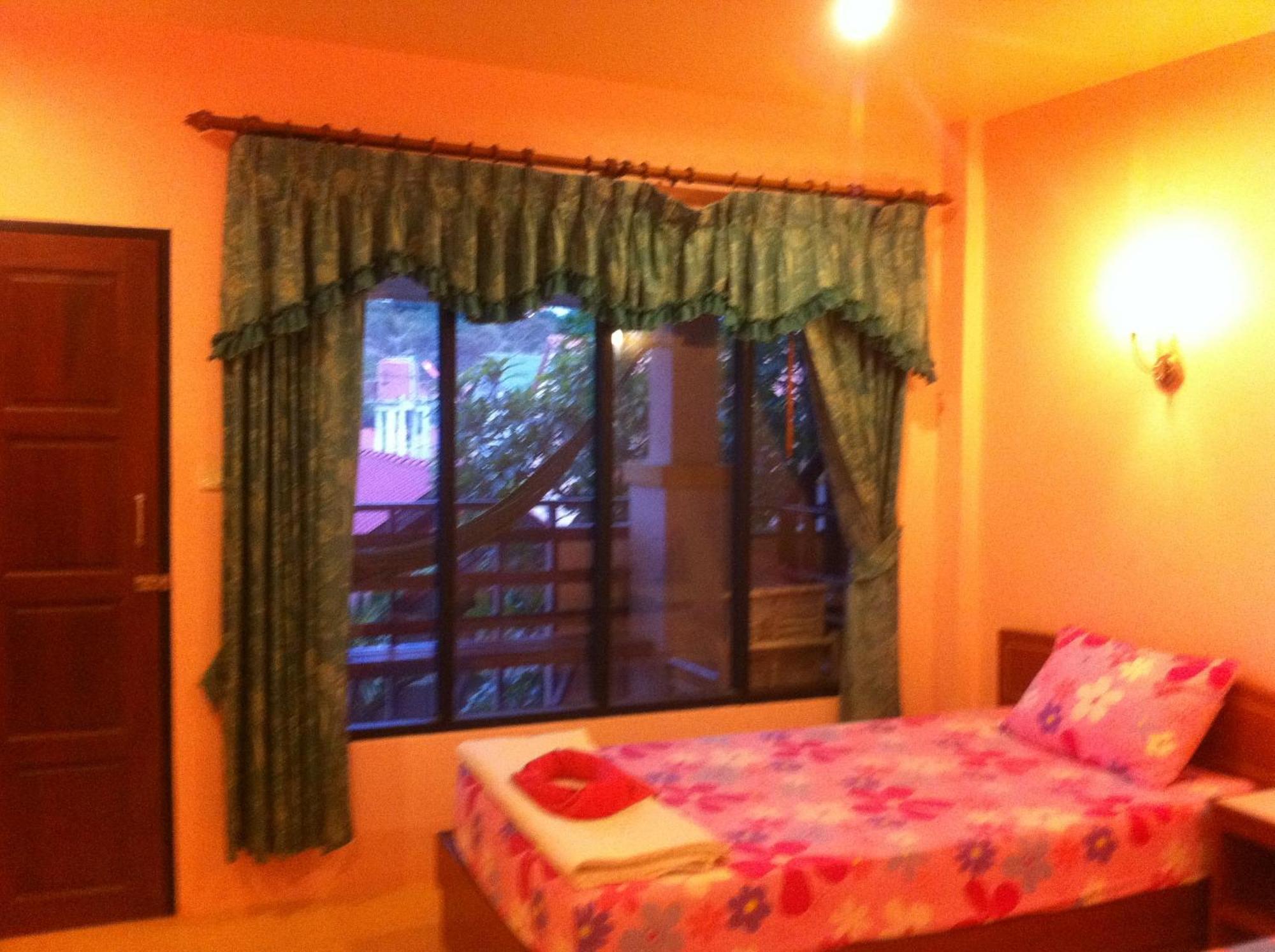 האד רין Black & White Bungalows מראה חיצוני תמונה